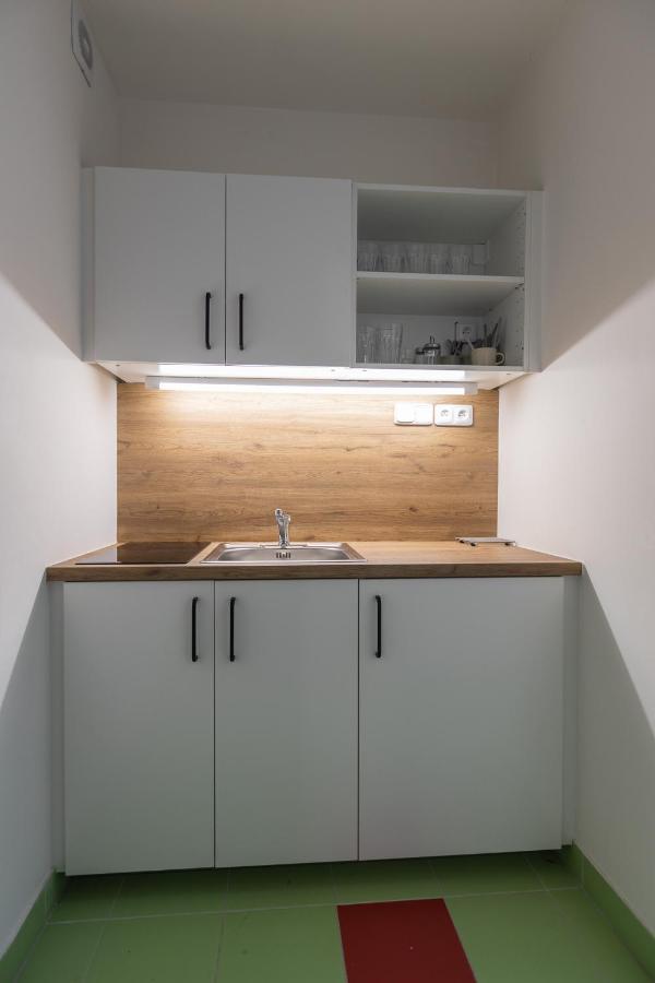Capsule Hostel Andel Centre Spirit Prague Ngoại thất bức ảnh