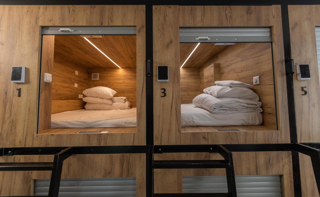 Capsule Hostel Andel Centre Spirit Prague Ngoại thất bức ảnh