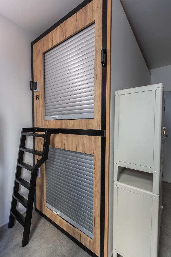 Capsule Hostel Andel Centre Spirit Prague Ngoại thất bức ảnh